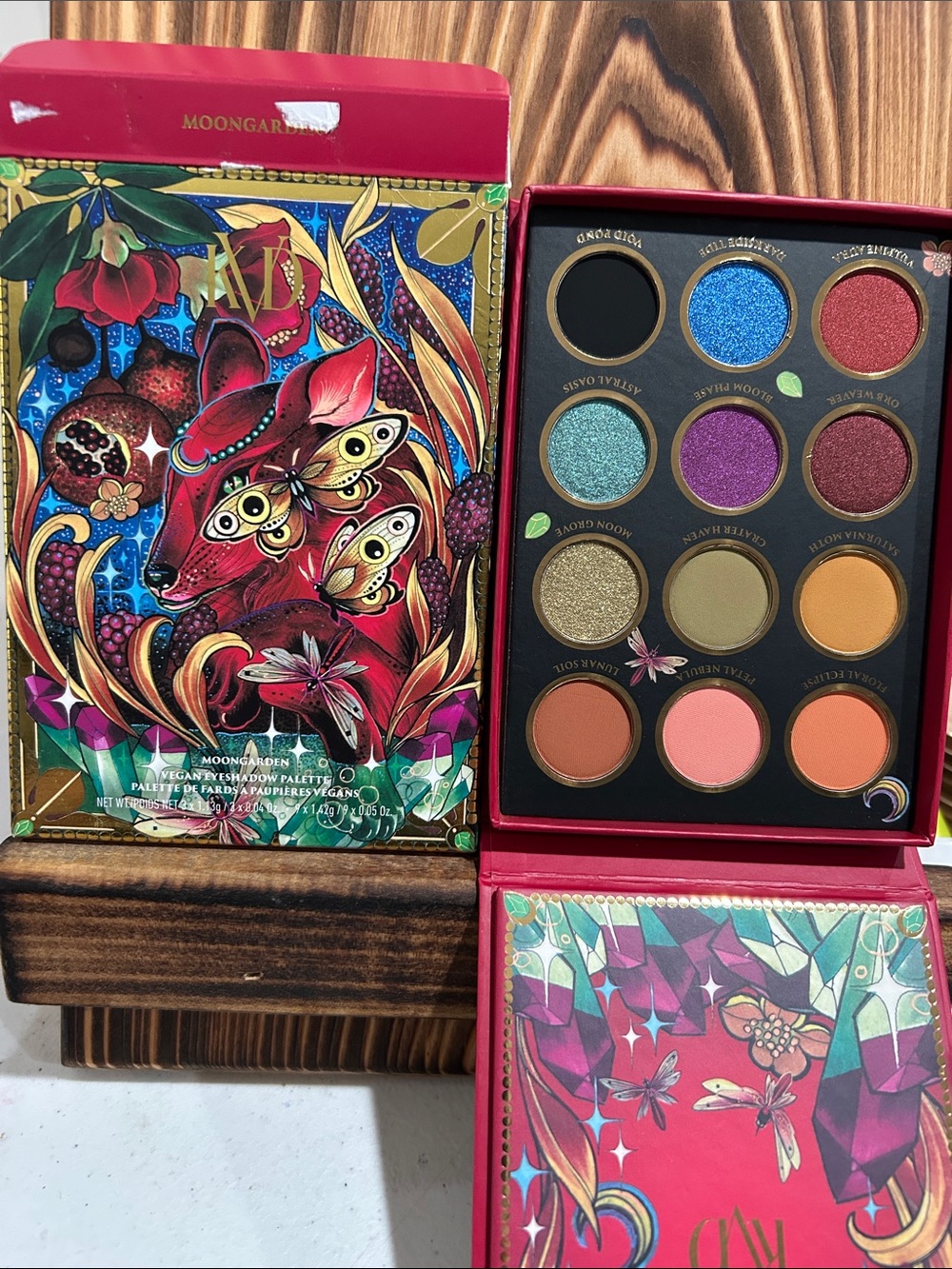 Moon Garden Vibrant Eyeshadow Palette — Multi-Color Shades
